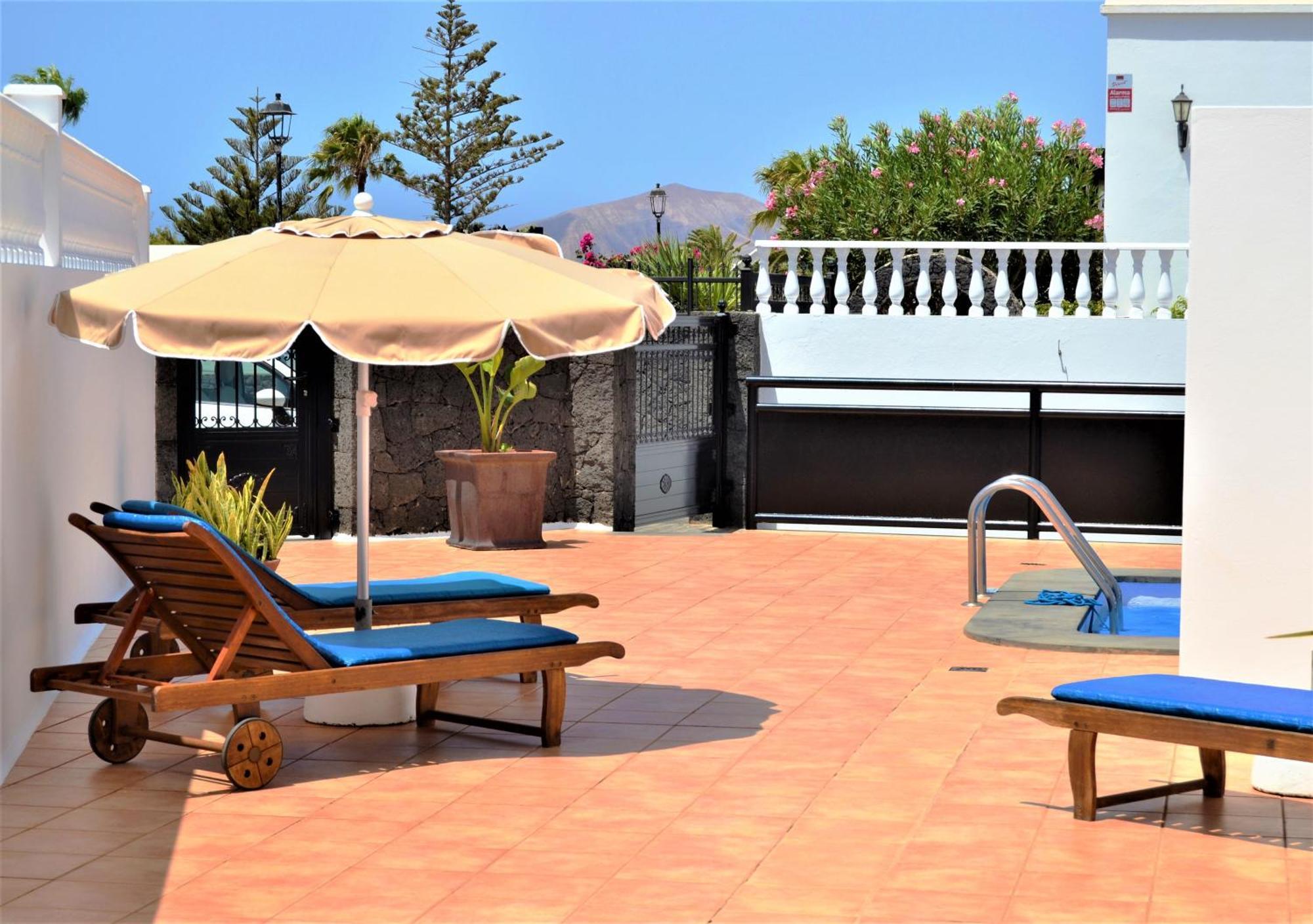 Grand Villa Famara Puerto Del Carmen Puerto del Carmen  Extérieur photo